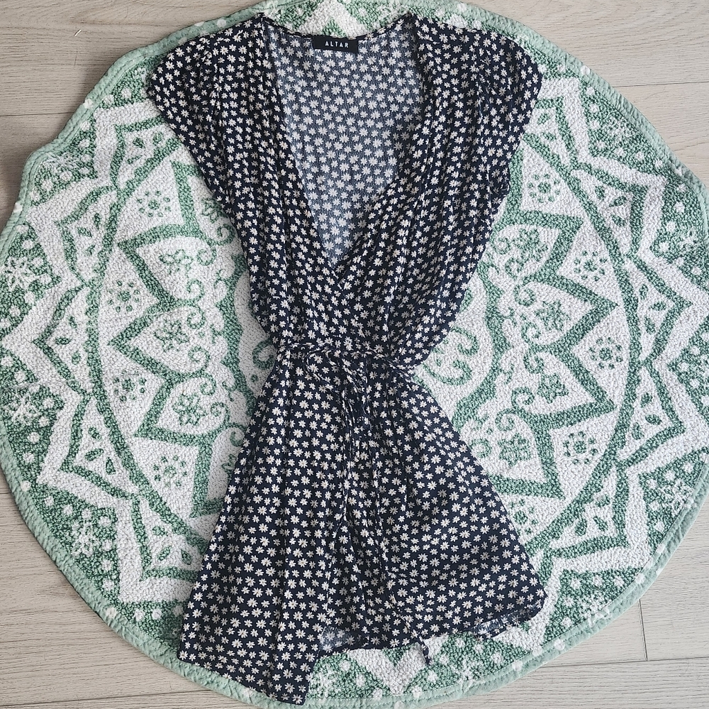 Daisy wrap dress - Picture 7 of 12